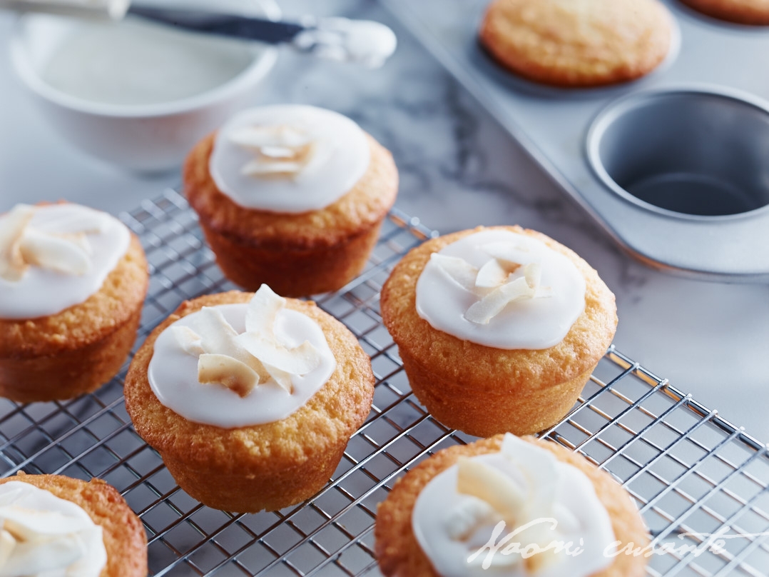 Little Coconut Cakes with Yogurt Icing